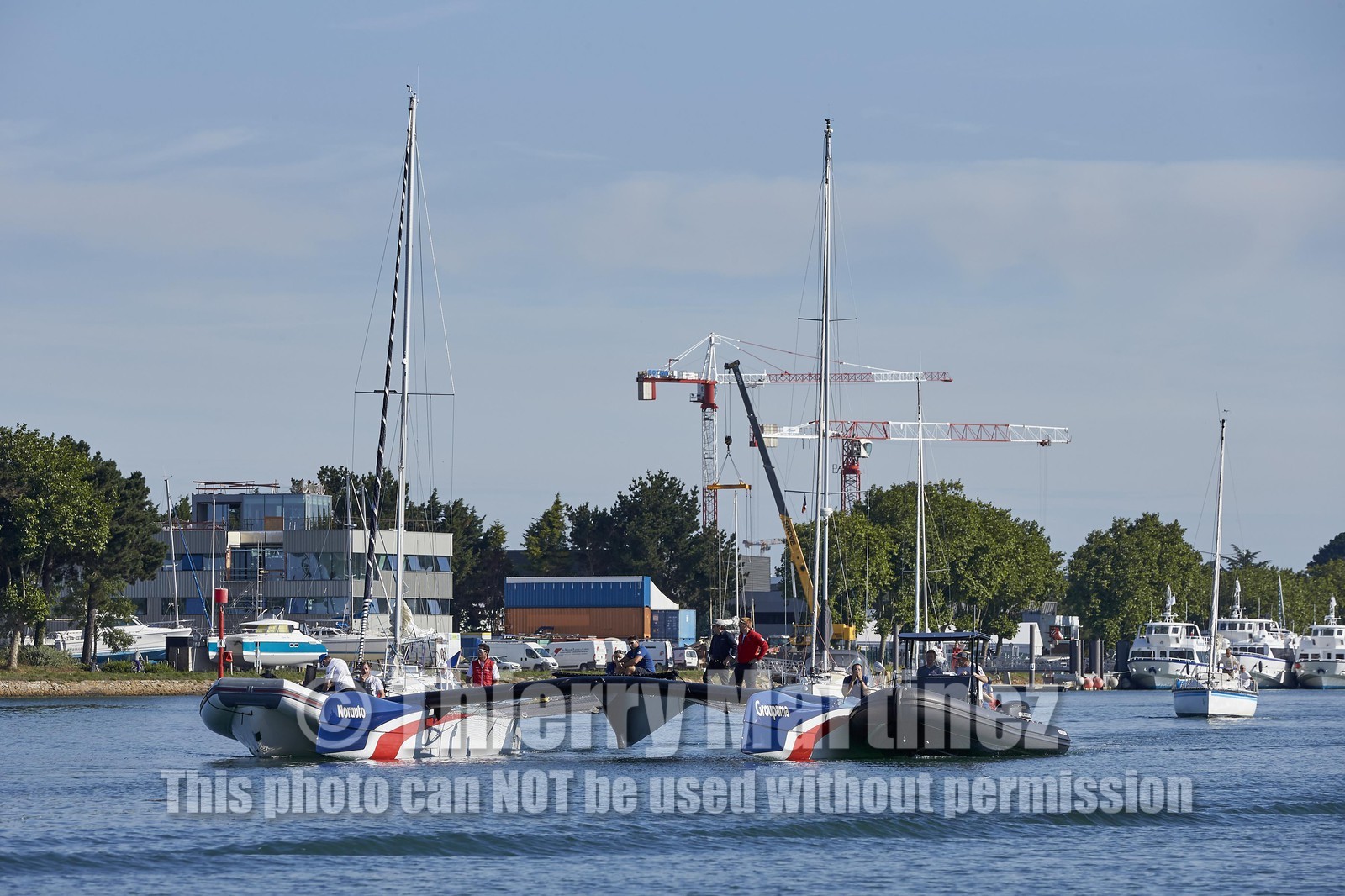 16_32036  ©Th.Martinez Sea&Co.   VANNES - FRANCE. 7 Juillet  2016. .America's Cup. Mise à l'eau de l'AC45 Turbo de Team France, à Vannes (FRA) au chantier Multiplast.