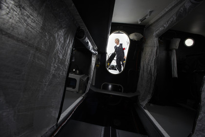 12_19844 CHEMINEES POUJOULAT ( IMOCA 60') , Skipper Bernard Stamm (SUI)