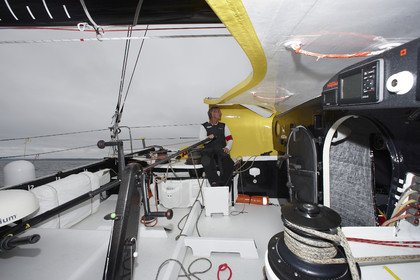 12_19525 CHEMINEES POUJOULAT ( IMOCA 60') , Skipper Bernard Stamm (SUI)