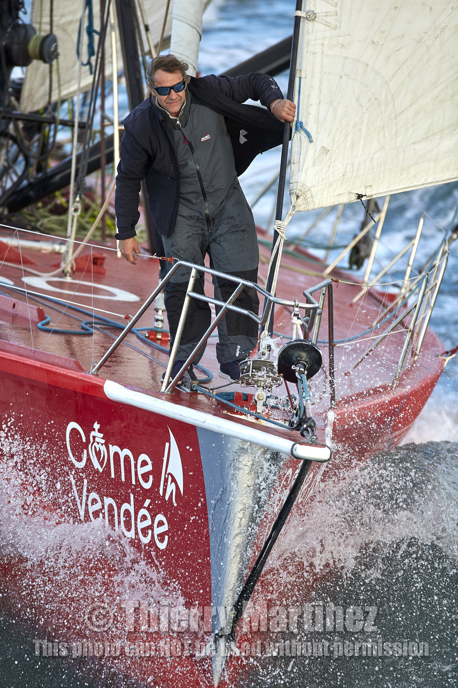 Départ de Jeff Pellet (FRA) sur son bateau COME IN VENDEE POUR UN TOUR DU MONDE;