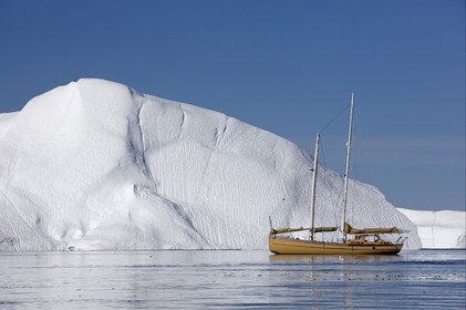 Schooner LA LOUISE sailing on west coast of Greenland.