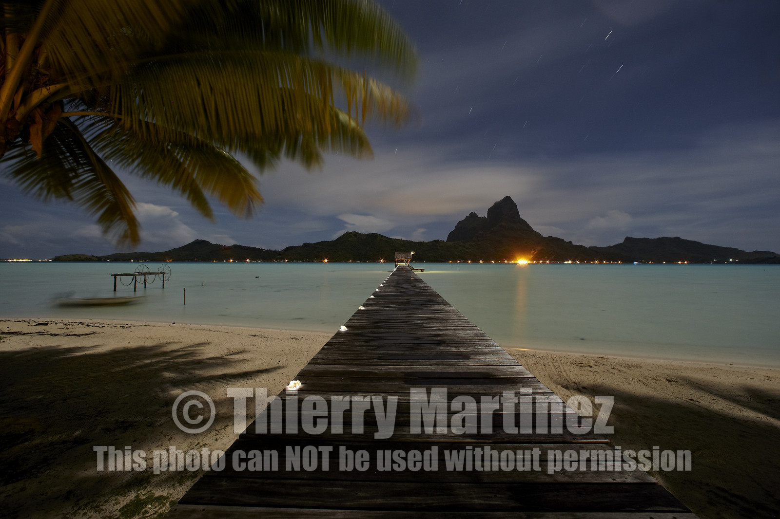 15_025822  ©ThMartinez Sea&Co.  BORA BORA - ILES SOUS LE VENT. POLYNESIE FRANCAISE .  6 Février 2015. .Moonlight photo of Bora Bora...