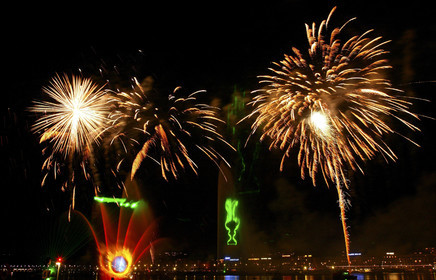 03_2273D ©Th.Martinez .Geneva , Switzerland. America's Cup 2003. 8th March 2003.Alinghi Team winner of America's Cup 2003..Welcome to Alinghi Team in Geneva.Firework and laser show by the lac...