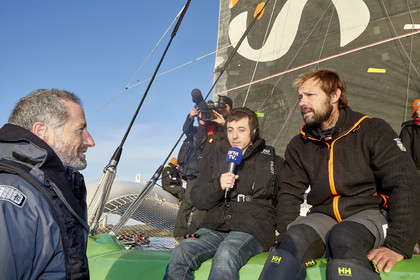 Single-handed sailing round the world record .
