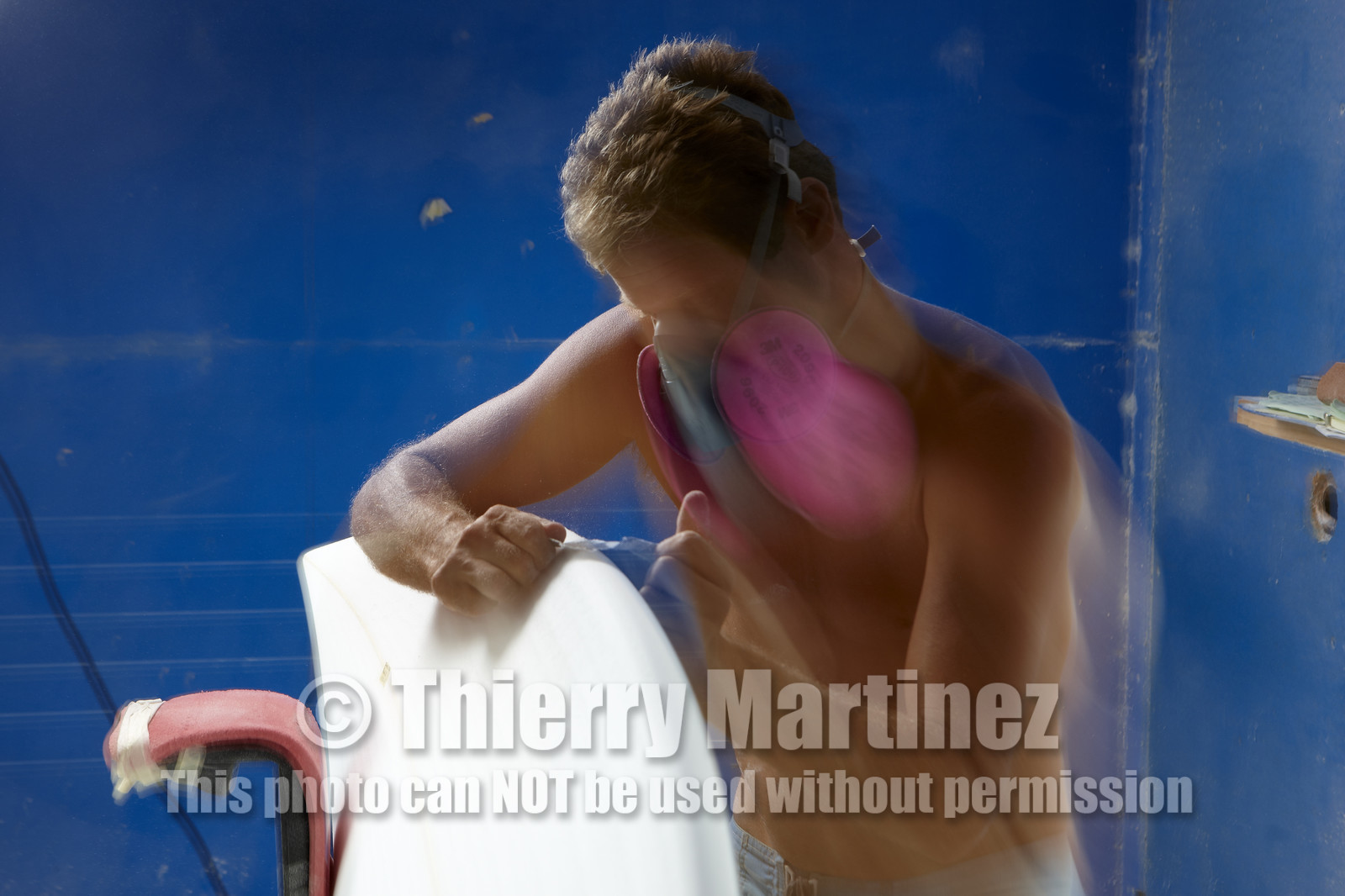 SHAPING A SURF BOARD.  NORTH SHORE (North Shore - Oahu Island - Hawaii-USA)