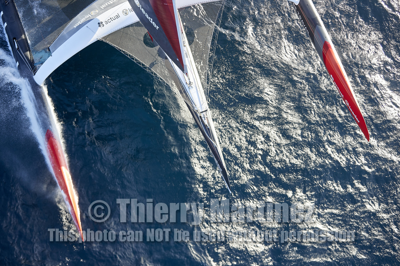 « ULTIM ACTUAL LEADER , Skipper Yves Le Blevec.