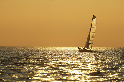 03_3193D  © Th.Martinez,STOCKHOLMSWEDEN9 07 03-Archipelago Raid (2003) Leg2..Night sailing for OMEGA Ellen macArthur (UK) and Nick Moloney (AUS) photo done at 4.30 (morning)