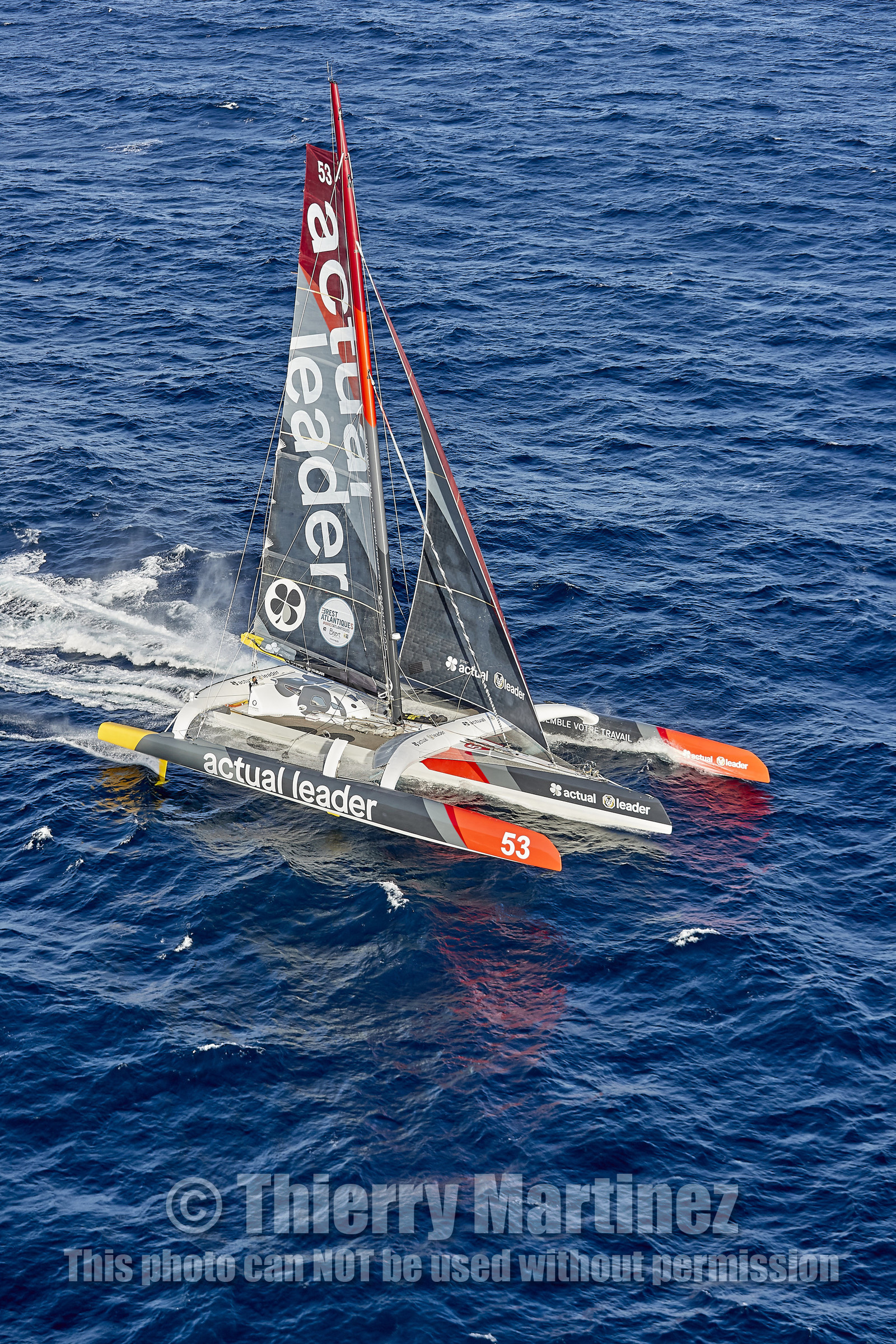 « ULTIM ACTUAL LEADER , Skipper Yves Le Blevec.