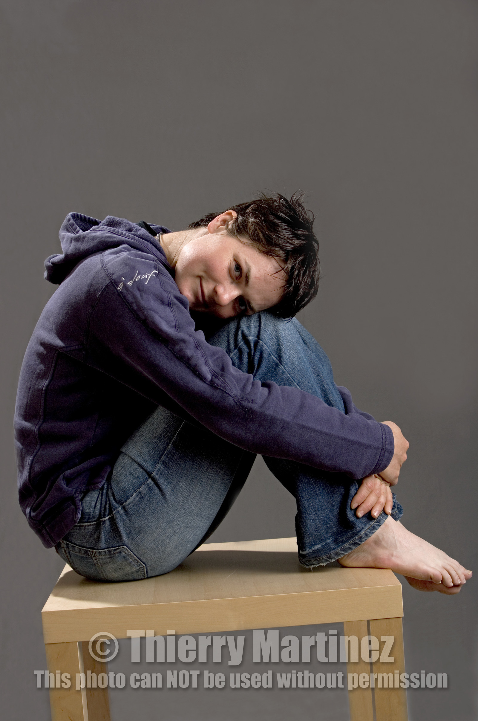 Ellen MacArthur Solo round the world record , finish(FRA)