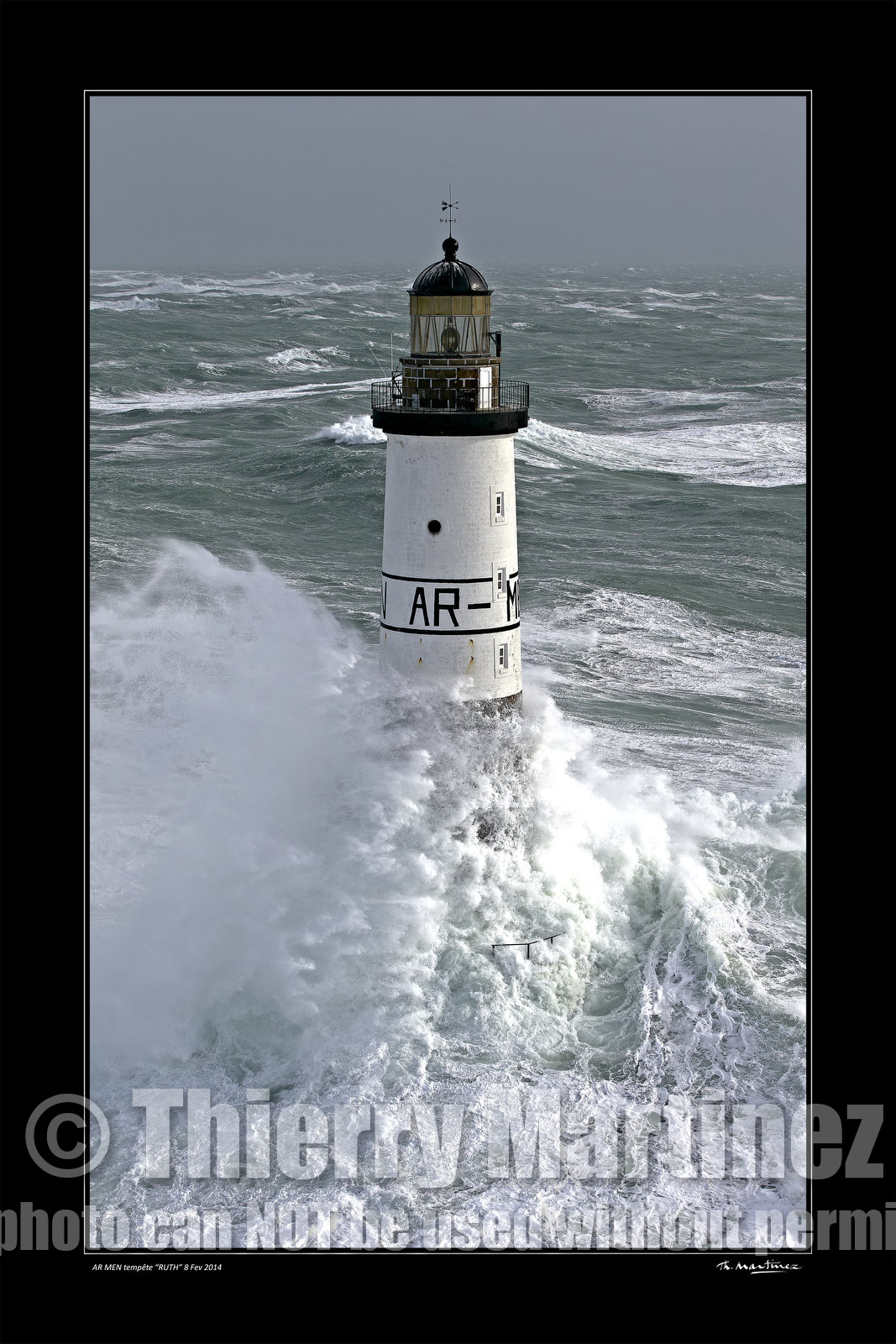 Photo disponible en tirage photo Fine Art,tirage original limités à 30 exemplaires.Chaque tirage est numéroté avec certificat d’authenticité signé.Pour choisir le format et support merci d'utiliser le caddie à coté de la photo.Formats disponibles : Tirage sur papier ( tirage seul) :  30x45 cm   40x60 cm  60x90 cm. Vous pouvez choisir le tirage avec un fond blanc ou noir , à votre convenance. Tirage sur papier contrecollé sur Dibond ( pas de bord blanc ou noir autour de l'image), avec système d'attache au dos:  30x45 cm   40x60 cm  50x75 cm  80x120cm.Tirage sur toile ( Canvas) monté sur chassis bois (pas de bord blanc ou noir autour de l'image), avec système d'attache au dos :  50x75 cm  80x120cm.Expédition ( Dans le monde entier): Colissimo (assurance) avec signature à réception. 48h pour la France métropolitaine.Il est possible de récupérer les tirages à La Galerie du Golfe (sans frais d'expèdition).Conditionnement tirages seuls: tube cylindrique renforcé + boite.