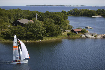 03_3099D  © Th.Martinez,STOCKHOLM ARCHIPELAGO-SWEDEN9 07 03-Archipelago Raid (2003)  Leg 2.Team JOBMAN arriving at RODLOGA check point.