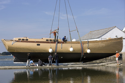 Launch of Thierry Dubois (FRA) new schooner LA LOUISE