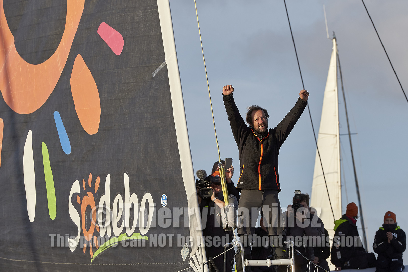 Single-handed sailing round the world record .