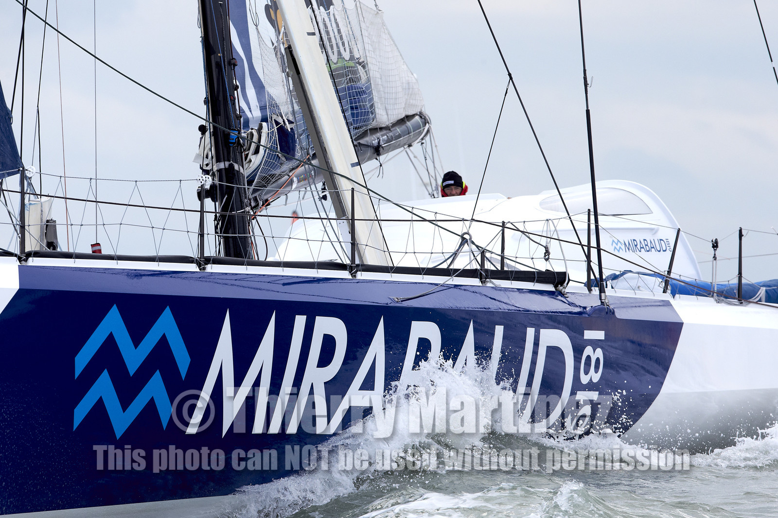 13_02447 2012 13 VENDEE GLOBE. Arrival in Les sables d'Olonne (F