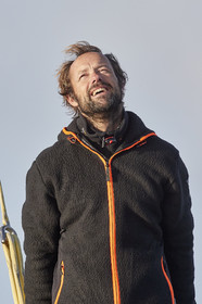 Single-handed sailing round the world record .