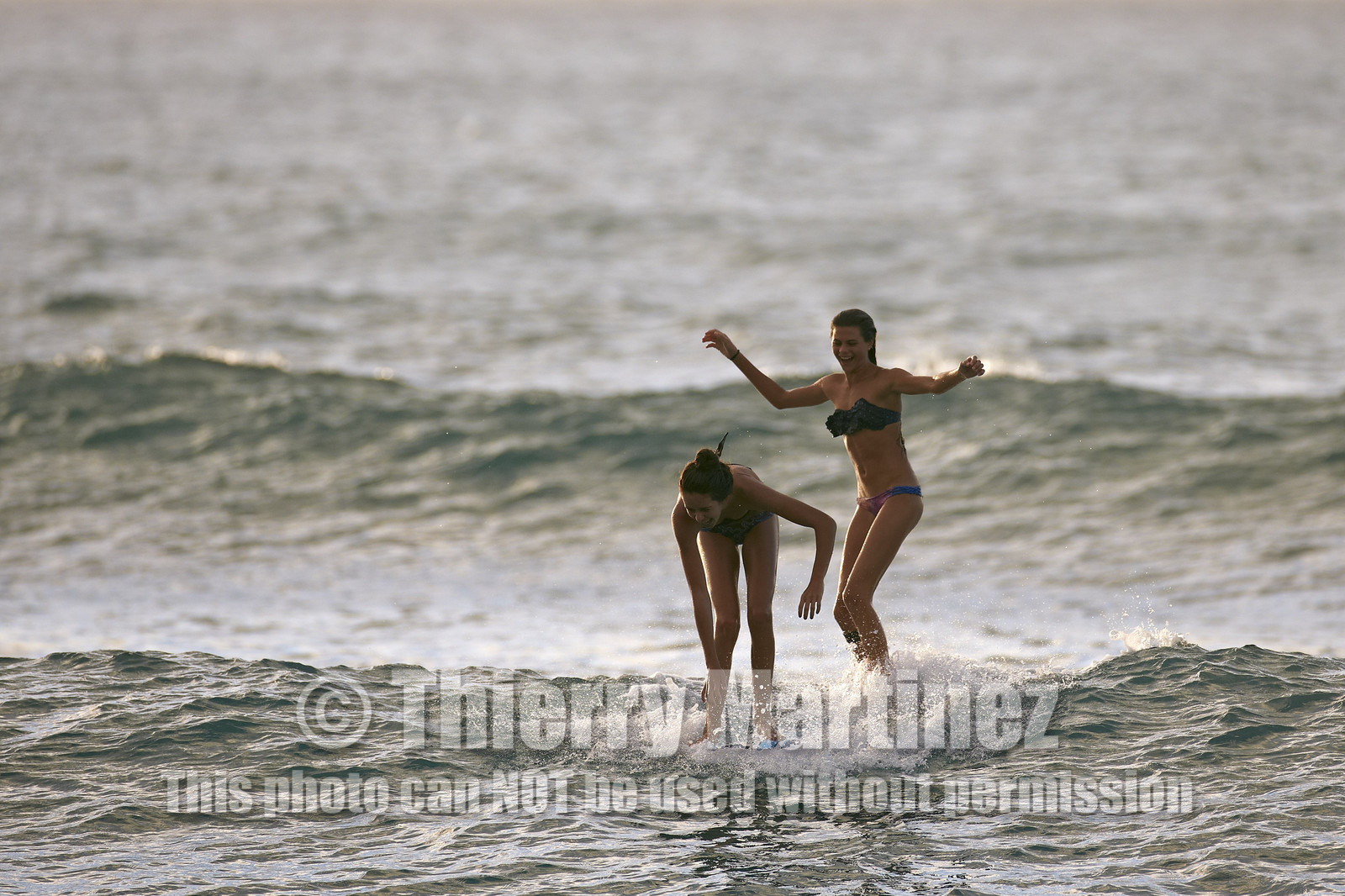 SURF AT SUNSET BEACH (North Shore - Oahu Island - Hawaii-USA)