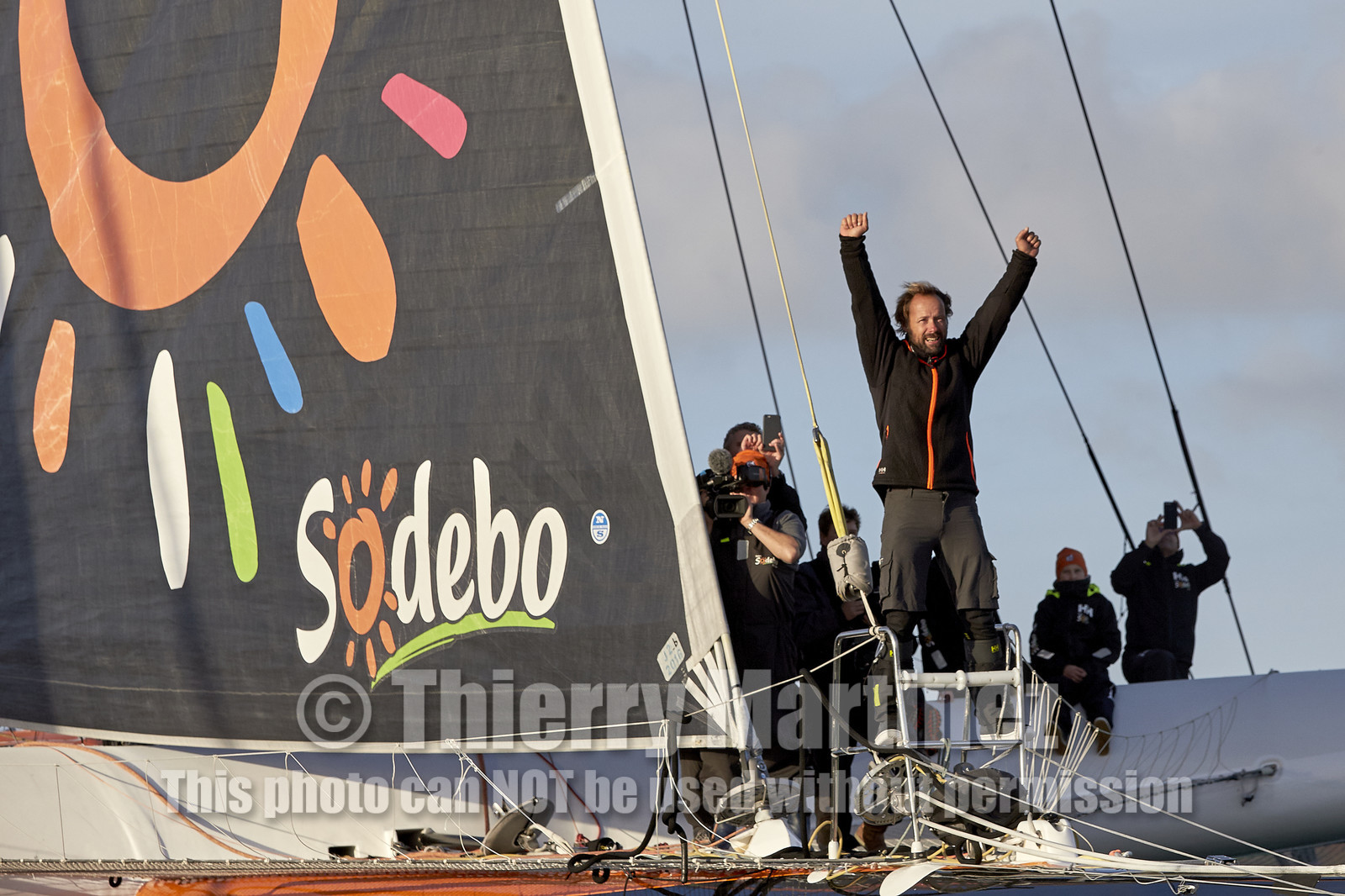 Single-handed sailing round the world record .