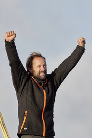Single-handed sailing round the world record .