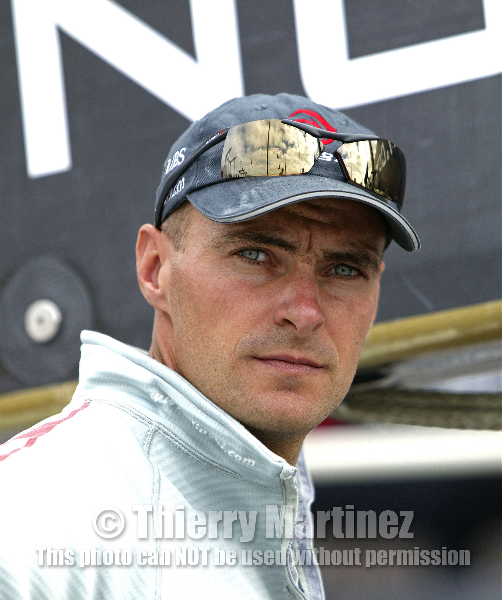 03_0993D © Th.Martinez . Auckland   New Zealand. 18th February 2003 America's Cup 2003, Day 3 Alinghi(SUI64) vs Team New Zealand(NZL82).Alinghi crew Pete Van Nieuwenhuyzen