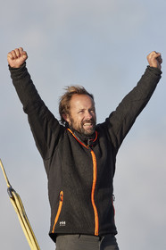 Single-handed sailing round the world record .