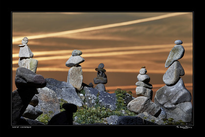 Photo disponible en tirage photo Fine Art,tirage original limités à 30 exemplaires.Chaque tirage est numéroté avec certificat d’authenticité signé.Pour choisir le format et support merci d'utiliser le caddie à coté de la photo.Formats disponibles : Tirage sur papier ( tirage seul) :  30x45 cm   40x60 cm  60x90 cm. Vous pouvez choisir le tirage avec un fond blanc ou noir , à votre convenance. Tirage sur papier contrecollé sur Dibond ( pas de bord blanc ou noir autour de l'image), avec système d'attache au dos:  30x45 cm   40x60 cm  50x75 cm  80x120cm.Tirage sur toile ( Canvas) monté sur chassis bois (pas de bord blanc ou noir autour de l'image), avec système d'attache au dos :  50x75 cm  80x120cm.Expédition ( Dans le monde entier): Colissimo (assurance) avec signature à réception. 48h pour la France métropolitaine.Il est possible de récupérer les tirages à La Galerie du Golfe (sans frais d'expèdition).Conditionnement tirages seuls: tube cylindrique renforcé + boite.