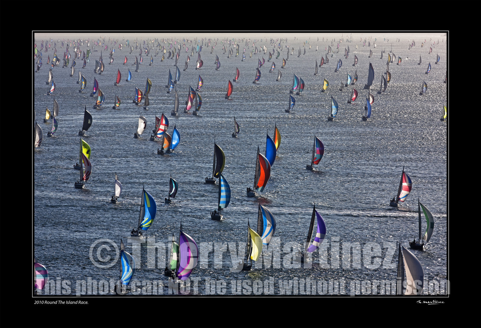 Photo disponible en tirage photo Fine Art,tirage original limités à 30 exemplaires.Chaque tirage est numéroté avec certificat d’authenticité signé.Pour choisir le format et support merci d'utiliser le caddie à coté de la photo.Formats disponibles : Tirage sur papier ( tirage seul) :  30x45 cm   40x60 cm  60x90 cm. Vous pouvez choisir le tirage avec un fond blanc ou noir , à votre convenance. Tirage sur papier contrecollé sur Dibond ( pas de bord blanc ou noir autour de l'image), avec système d'attache au dos:  30x45 cm   40x60 cm  50x75 cm  80x120cm.Tirage sur toile ( Canvas) monté sur chassis bois (pas de bord blanc ou noir autour de l'image), avec système d'attache au dos :  50x75 cm  80x120cm.Expédition ( Dans le monde entier): Colissimo (assurance) avec signature à réception. 48h pour la France métropolitaine.Il est possible de récupérer les tirages à La Galerie du Golfe (sans frais d'expèdition).Conditionnement tirages seuls: tube cylindrique renforcé + boite.