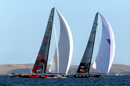 03_0953D © Th.Martinez  Auckland   New Zealand. 16 February 2003 America's Cup 2003, Day 2.Alinghi (SUI64) vs Team New Zealand (NZL82)