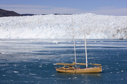 Schooner LA LOUISE sailing on west coast of Greenland.