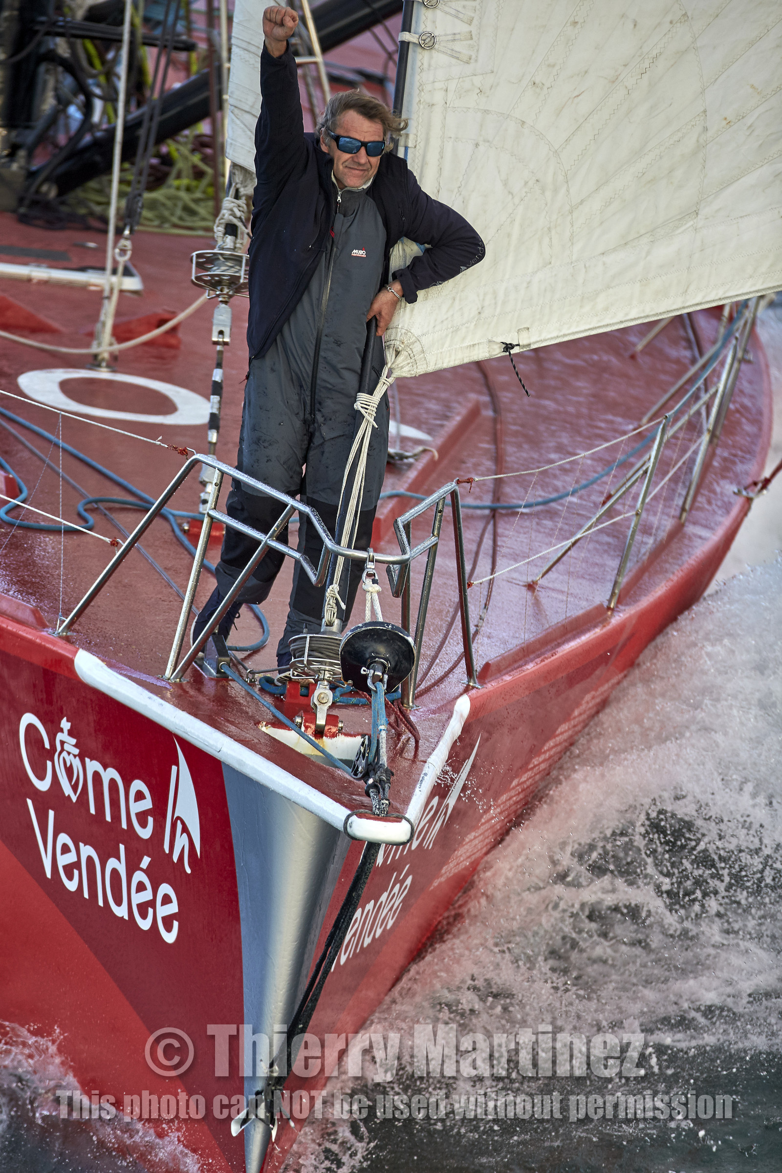Départ de Jeff Pellet (FRA) sur son bateau COME IN VENDEE POUR UN TOUR DU MONDE;