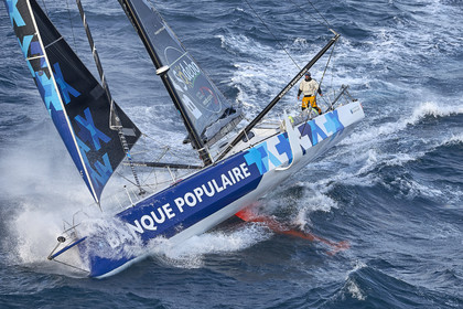 THM-17_000906_VendeeGlobeFinish