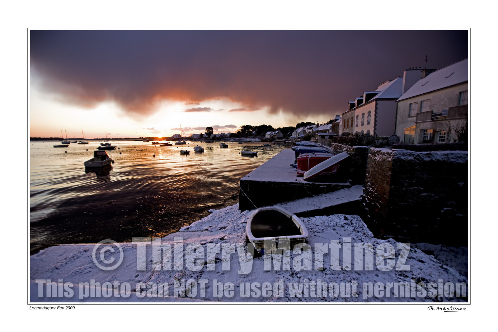 Photo disponible en tirage photo Fine Art,tirage original limités à 30 exemplaires.Chaque tirage est numéroté avec certificat d’authenticité signé.Pour choisir le format et support merci d'utiliser le caddie à coté de la photo.Formats disponibles : Tirage sur papier ( tirage seul) :  30x45 cm   40x60 cm  60x90 cm. Vous pouvez choisir le tirage avec un fond blanc ou noir , à votre convenance. Tirage sur papier contrecollé sur Dibond ( pas de bord blanc ou noir autour de l'image), avec système d'attache au dos:  30x45 cm   40x60 cm  50x75 cm  80x120cm.Tirage sur toile ( Canvas) monté sur chassis bois (pas de bord blanc ou noir autour de l'image), avec système d'attache au dos :  50x75 cm  80x120cm.Expédition ( Dans le monde entier): Colissimo (assurance) avec signature à réception. 48h pour la France métropolitaine.Il est possible de récupérer les tirages à La Galerie du Golfe (sans frais d'expèdition).Conditionnement tirages seuls: tube cylindrique renforcé + boite.