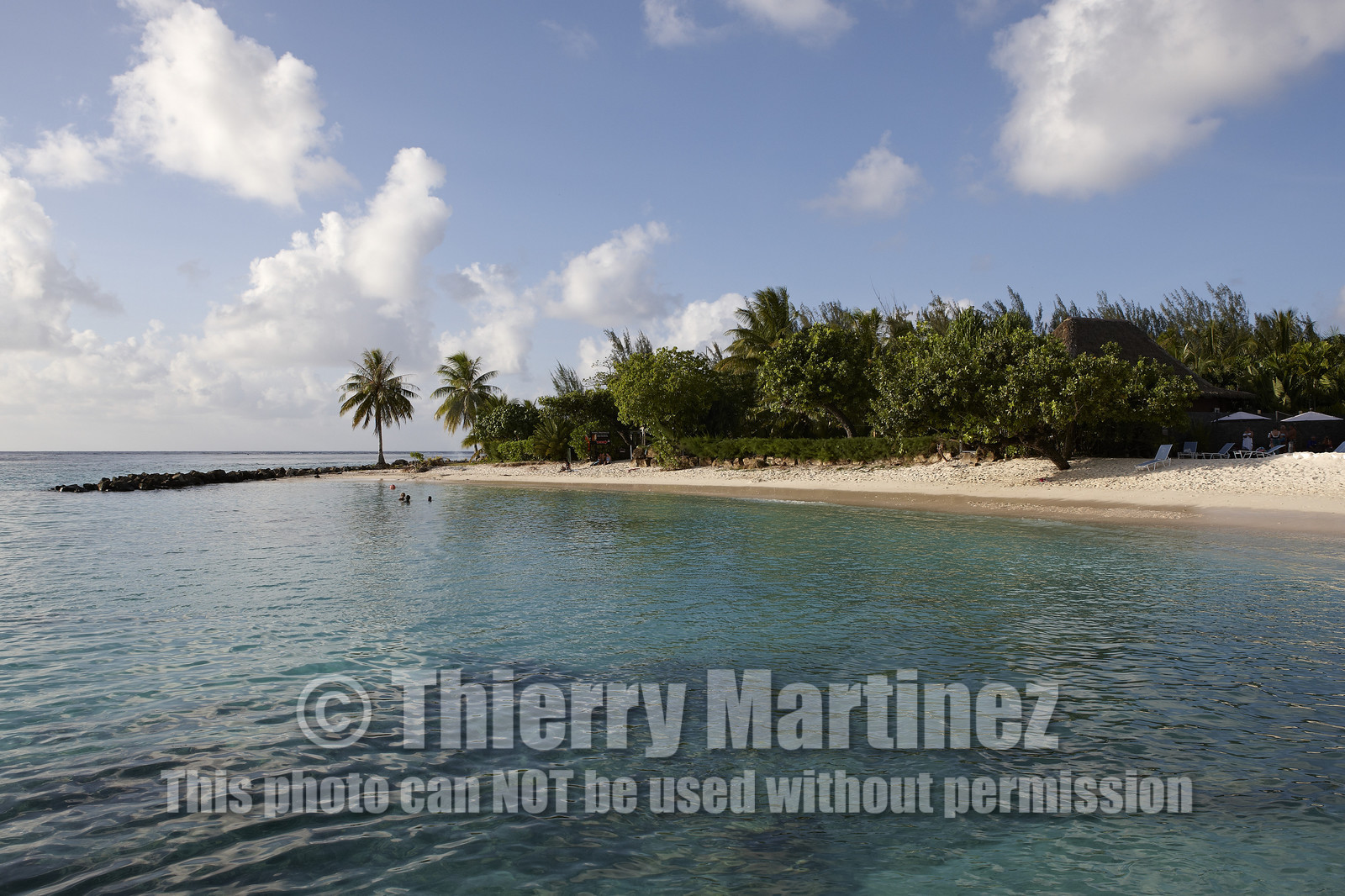 15_023524  ©ThMartinez Sea&Co.  HUAHINE - ILES SOUS LE VENT. POLYNESIE FRANCAISE . 31 January 2015. .Village de FARE.