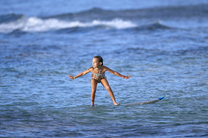 SURF AT SUNSET BEACH (North Shore - Oahu Island - Hawaii-USA)