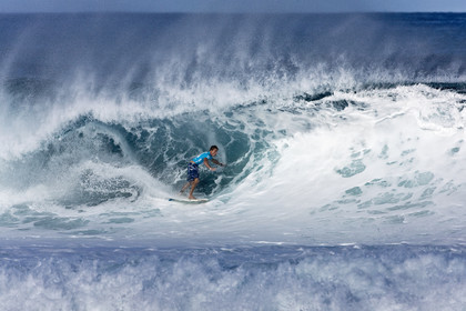 2011 VOLCOM PIPE PRO  ( Surf contest) at Banzai Pipeline Beach, North Shore - Oahu - Hawaii.