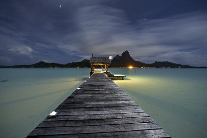15_025825  ©ThMartinez Sea&Co.  BORA BORA - ILES SOUS LE VENT. POLYNESIE FRANCAISE .  6 Février 2015. .Moonlight photo of Bora Bora...