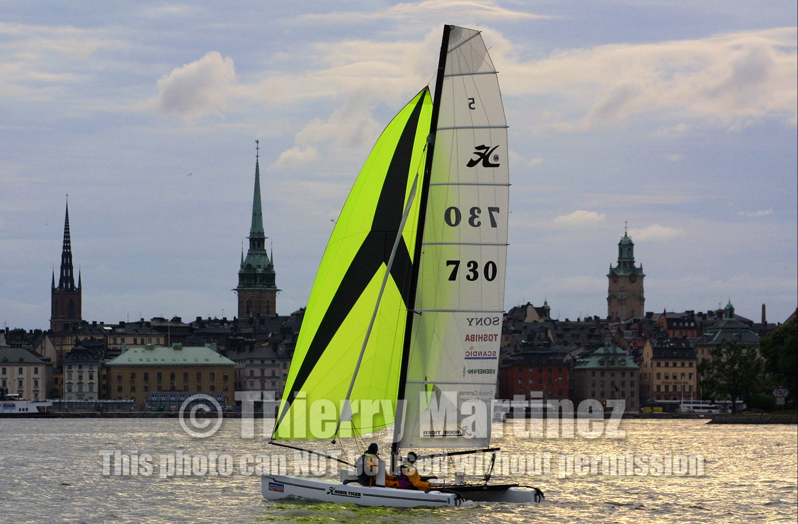 01_0510D-©ThMartinez- Sweden 1st 3rd August 2001. Archipelago Raid (Catamaran Formula 18).Franck Cammas (FRA) & Steve Ravussin , winners, arriving in Stockholm (SWE)