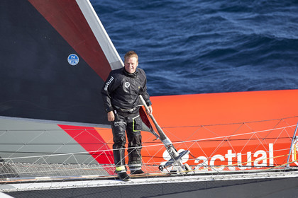 « ULTIM ACTUAL LEADER , Skipper Yves Le Blevec.
