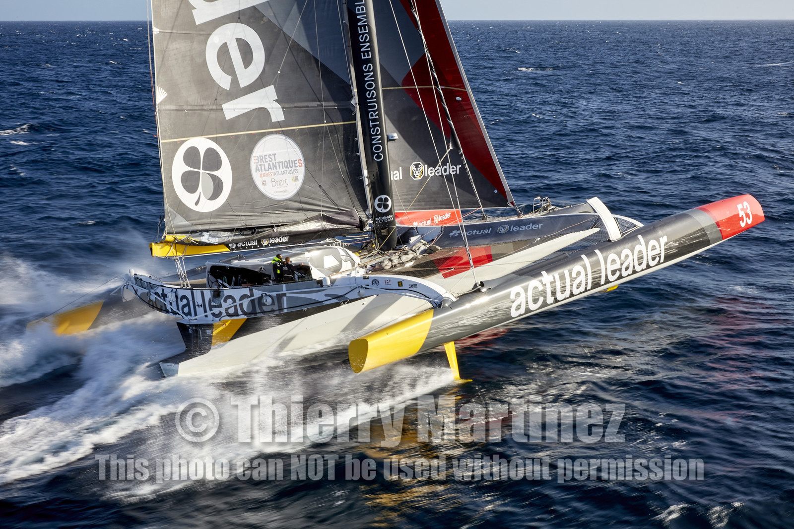 « ULTIM ACTUAL LEADER , Skipper Yves Le Blevec.