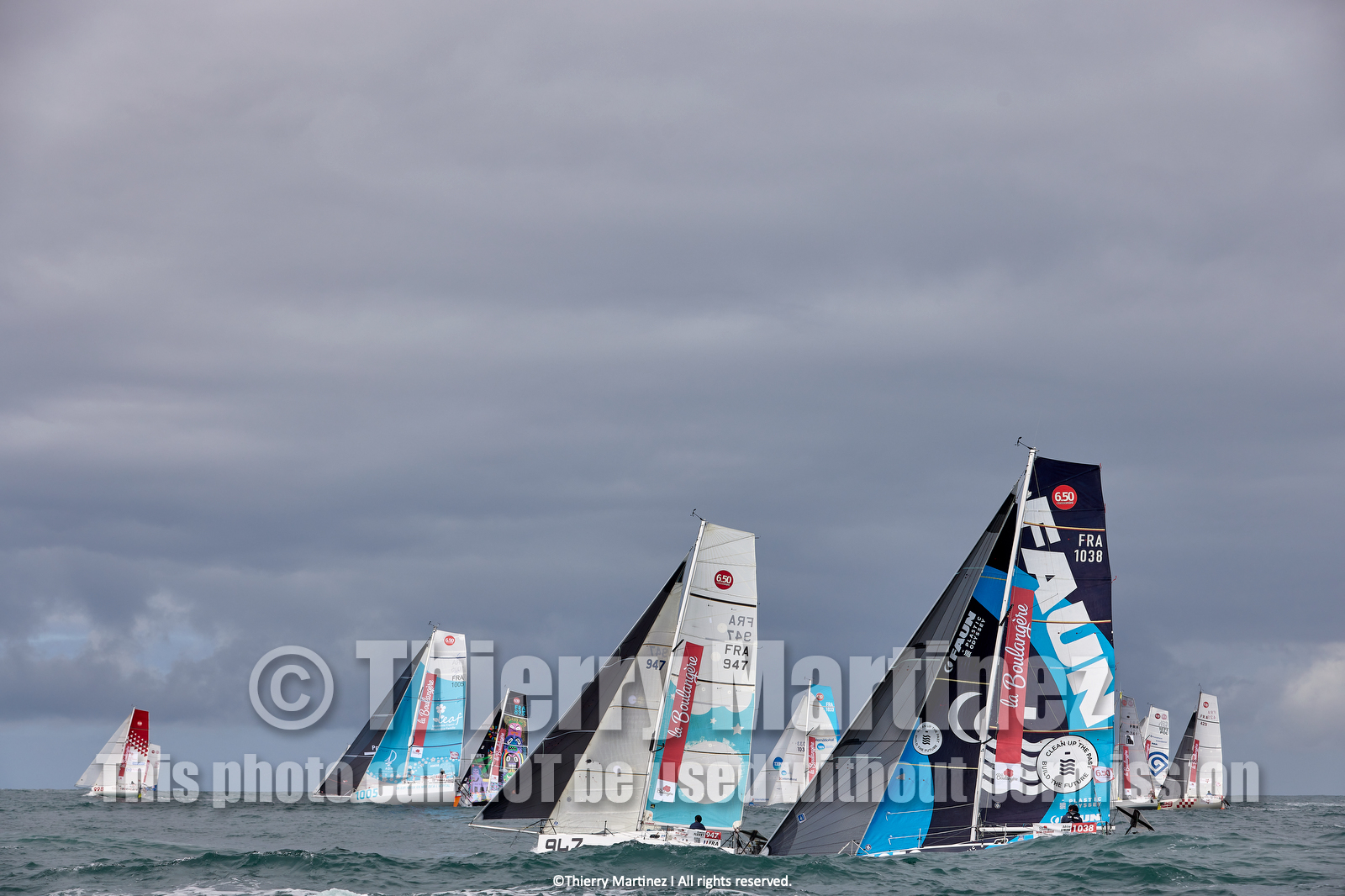 23_21946   © Thierry Martinez. LES SABLES D'OLONNE, 85 - FRANCE 25 septembre 2023.Départ MINI TRANSAT 2023. Départ du Dimanche 24 septembre retardé au Lundi 25 Sept .Les Sables d’Olonne (FRA)    Santa Cruz de la Palma ( Canaries)    St François ( Guadeloupe): 4050 NM.