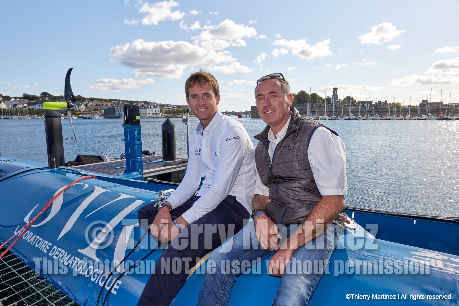 Baptême du trimaran ULTIM de François Gabart « SVR-LAZARIGUE » par Mélanie Laurent à Concarneau.