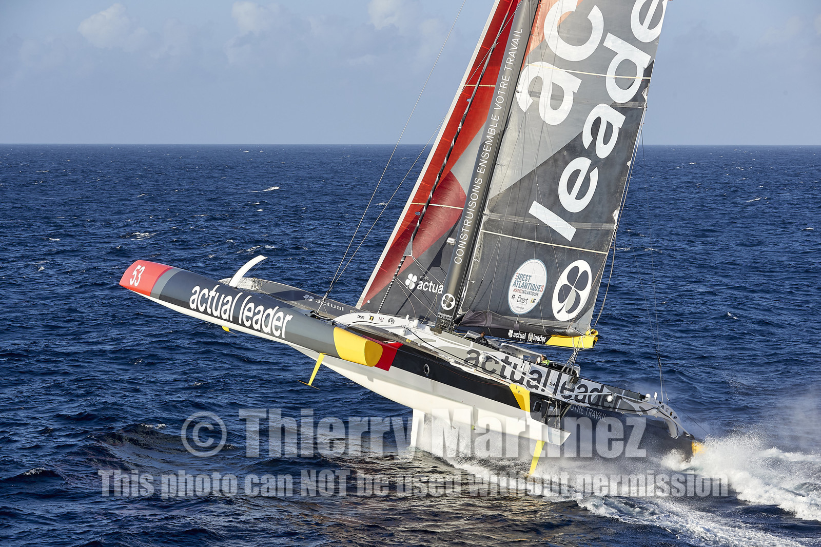 « ULTIM ACTUAL LEADER , Skipper Yves Le Blevec.