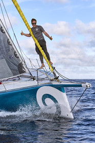 THM-15_62780_AZIMUT2016