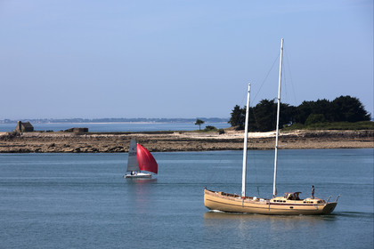 Launch of Thierry Dubois (FRA) new schooner LA LOUISE