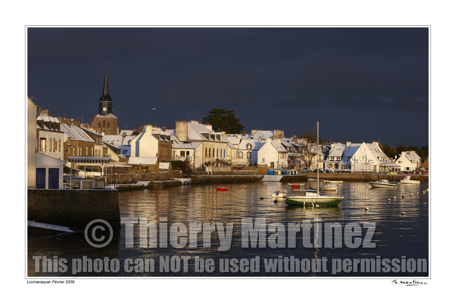 Photo disponible en tirage photo Fine Art,tirage original limités à 30 exemplaires.Chaque tirage est numéroté avec certificat d’authenticité signé.Pour choisir le format et support merci d'utiliser le caddie à coté de la photo.Formats disponibles : Tirage sur papier ( tirage seul) :  30x45 cm   40x60 cm  60x90 cm. Vous pouvez choisir le tirage avec un fond blanc ou noir , à votre convenance. Tirage sur papier contrecollé sur Dibond ( pas de bord blanc ou noir autour de l'image), avec système d'attache au dos:  30x45 cm   40x60 cm  50x75 cm  80x120cm.Tirage sur toile ( Canvas) monté sur chassis bois (pas de bord blanc ou noir autour de l'image), avec système d'attache au dos :  50x75 cm  80x120cm.Expédition ( Dans le monde entier): Colissimo (assurance) avec signature à réception. 48h pour la France métropolitaine.Il est possible de récupérer les tirages à La Galerie du Golfe (sans frais d'expèdition).Conditionnement tirages seuls: tube cylindrique renforcé + boite.