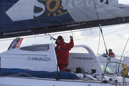 13_02471 2012 13 VENDEE GLOBE. Arrival in Les sables d'Olonne (F