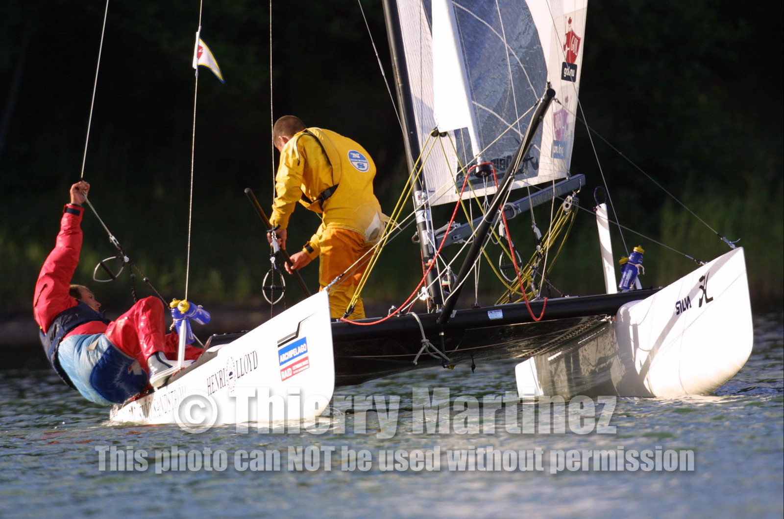 01_0493D-©ThMartinez- Sweden 1st 3rd August 2001. Archipelago Raid (Catamaran Formula 18) .Björn Hansen (SWE) & Peter Mickos in Galö check point