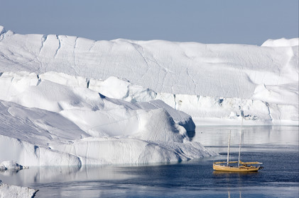 Schooner LA LOUISE sailing on west coast of Greenland.