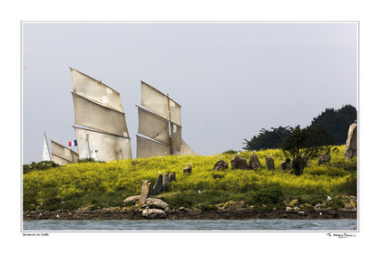 Photo disponible en tirage photo Fine Art,tirage original limités à 30 exemplaires.Chaque tirage est numéroté avec certificat d’authenticité signé.Pour choisir le format et support merci d'utiliser le caddie à coté de la photo.Formats disponibles : Tirage sur papier ( tirage seul) :  30x45 cm   40x60 cm  60x90 cm. Vous pouvez choisir le tirage avec un fond blanc ou noir , à votre convenance. Tirage sur papier contrecollé sur Dibond ( pas de bord blanc ou noir autour de l'image), avec système d'attache au dos:  30x45 cm   40x60 cm  50x75 cm  80x120cm.Tirage sur toile ( Canvas) monté sur chassis bois (pas de bord blanc ou noir autour de l'image), avec système d'attache au dos :  50x75 cm  80x120cm.Expédition ( Dans le monde entier): Colissimo (assurance) avec signature à réception. 48h pour la France métropolitaine.Il est possible de récupérer les tirages à La Galerie du Golfe (sans frais d'expèdition).Conditionnement tirages seuls: tube cylindrique renforcé + boite.