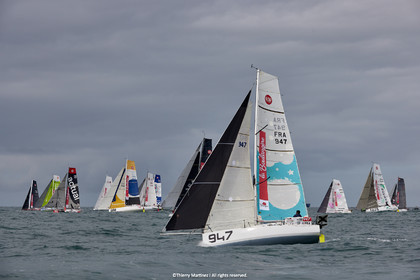 23_21905   © Thierry Martinez. LES SABLES D'OLONNE, 85 - FRANCE 25 septembre 2023.Départ MINI TRANSAT 2023. Départ du Dimanche 24 septembre retardé au Lundi 25 Sept .Les Sables d’Olonne (FRA)    Santa Cruz de la Palma ( Canaries)    St François ( Guadeloupe): 4050 NM.