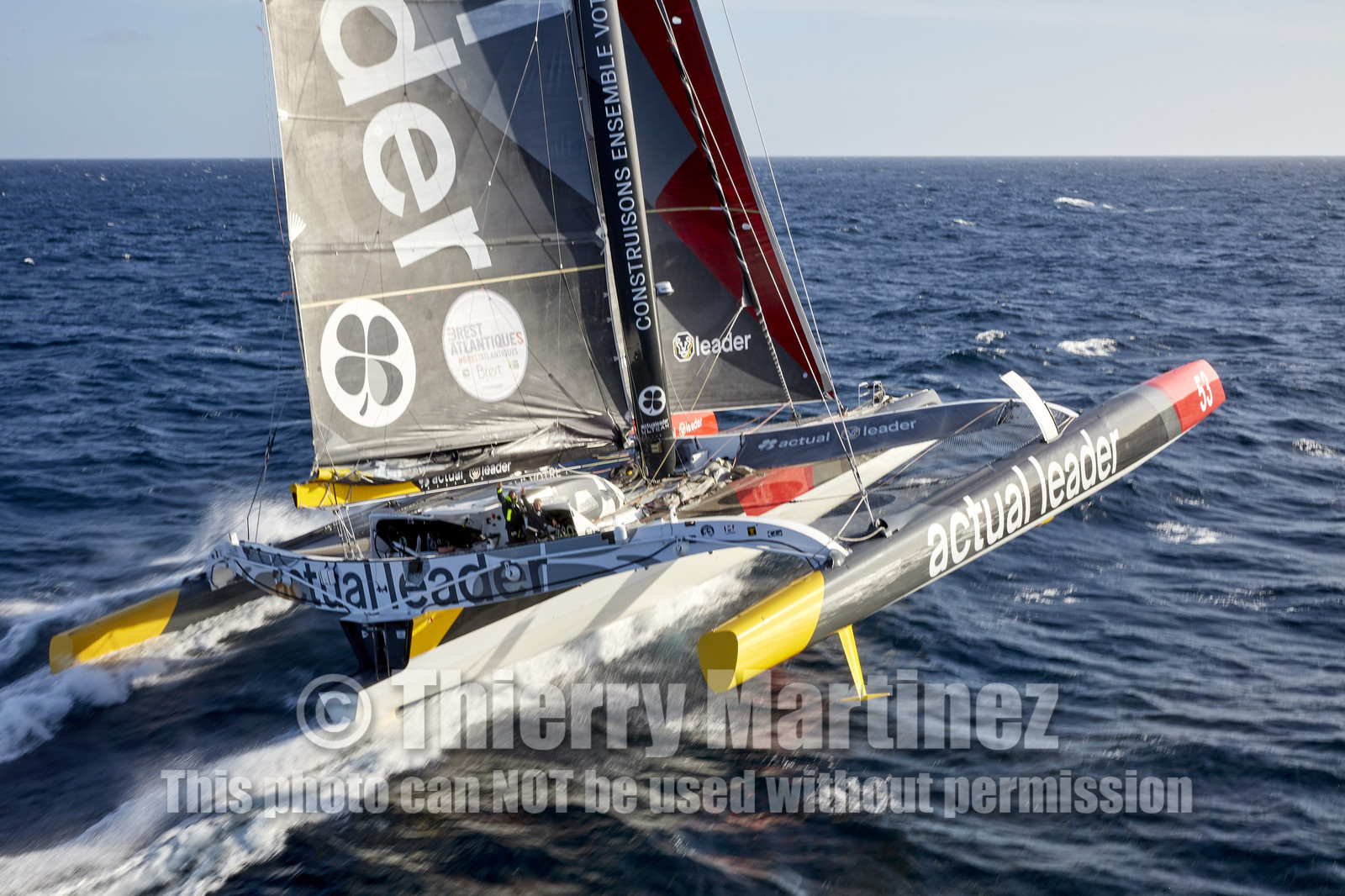 « ULTIM ACTUAL LEADER , Skipper Yves Le Blevec.